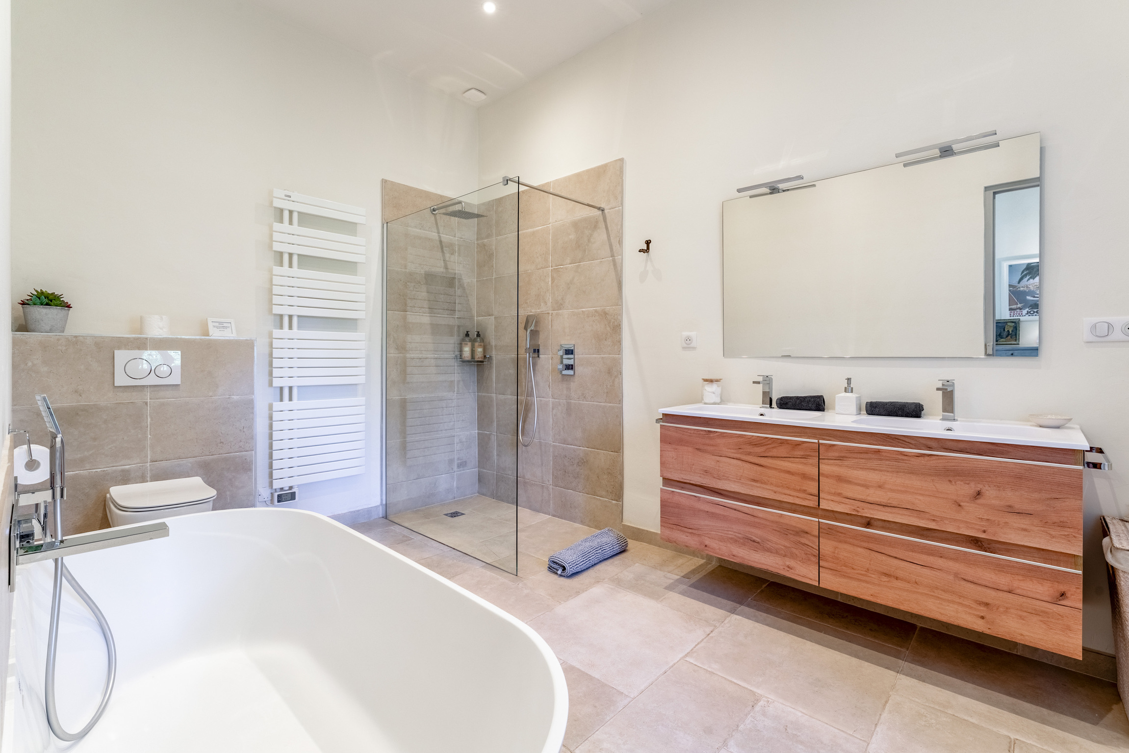 Modern Bathroom