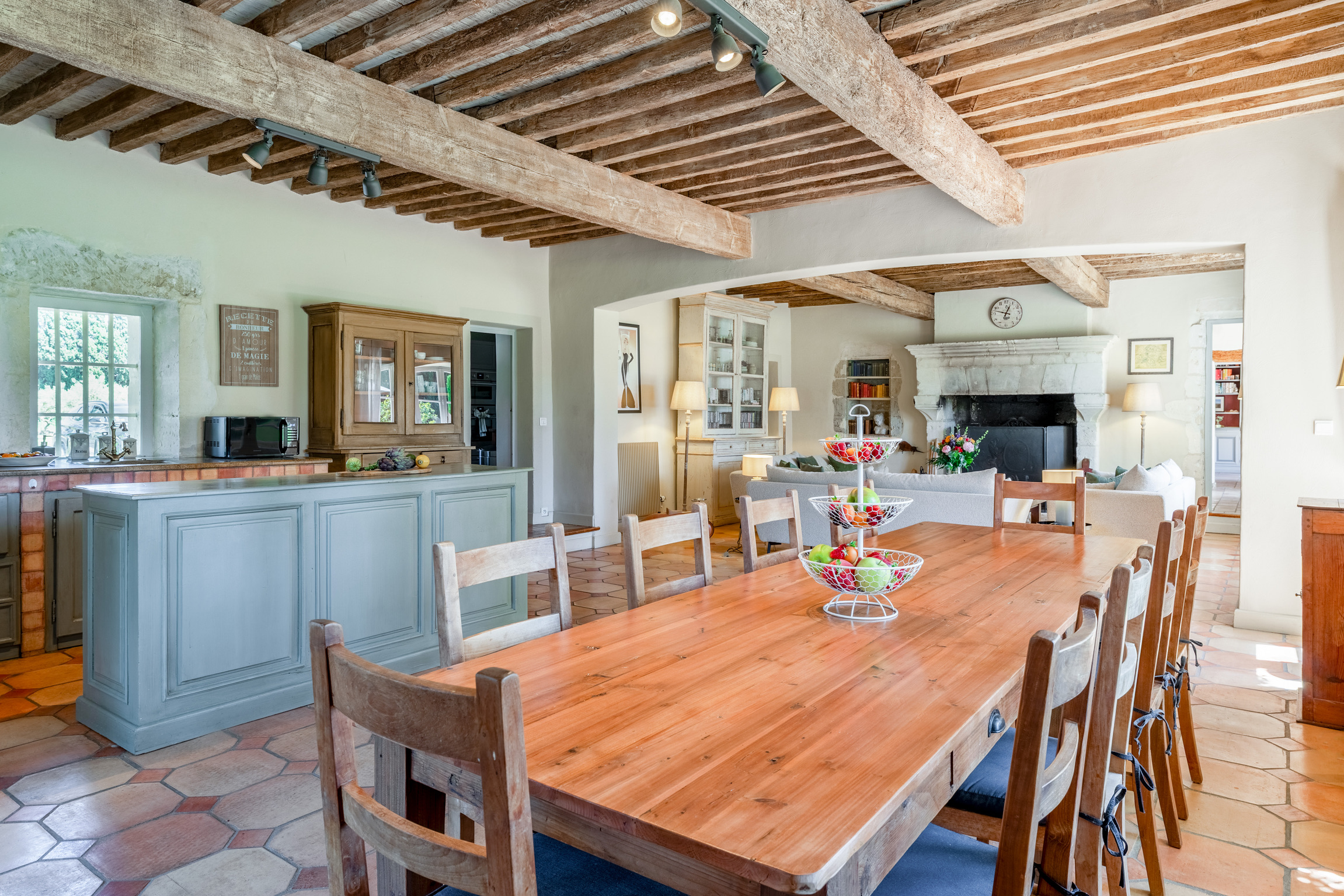 Dining & Kitchen